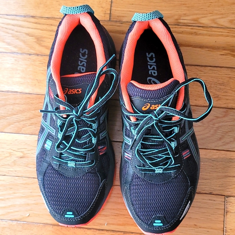 Asics sneakers in 71/2